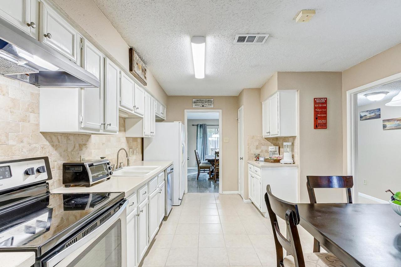 Cheerful 3-Bedroom Home With Indoor Fireplace 휴스턴 외부 사진