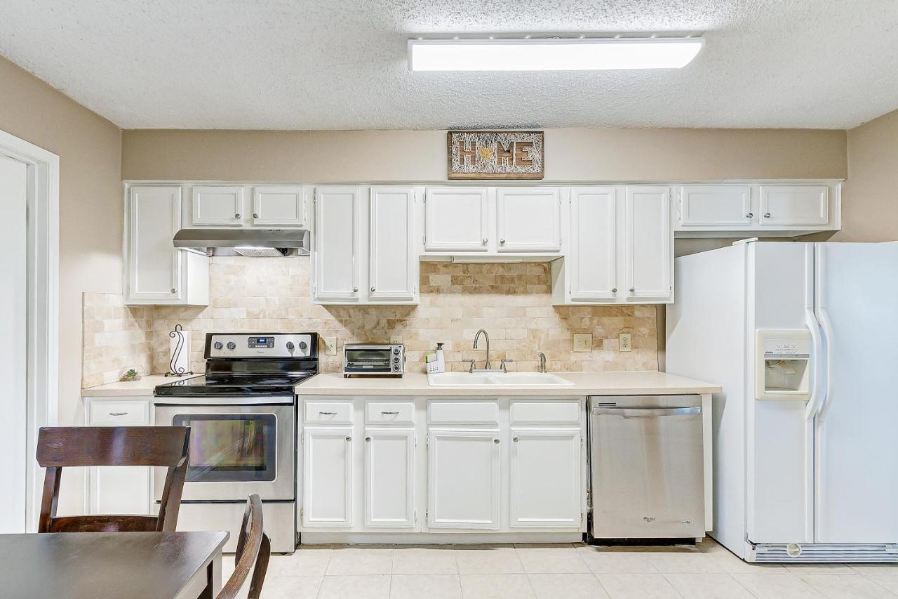 Cheerful 3-Bedroom Home With Indoor Fireplace 휴스턴 외부 사진